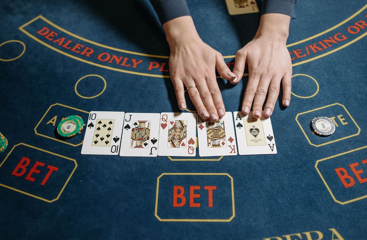 Poker Game Online Live Casino